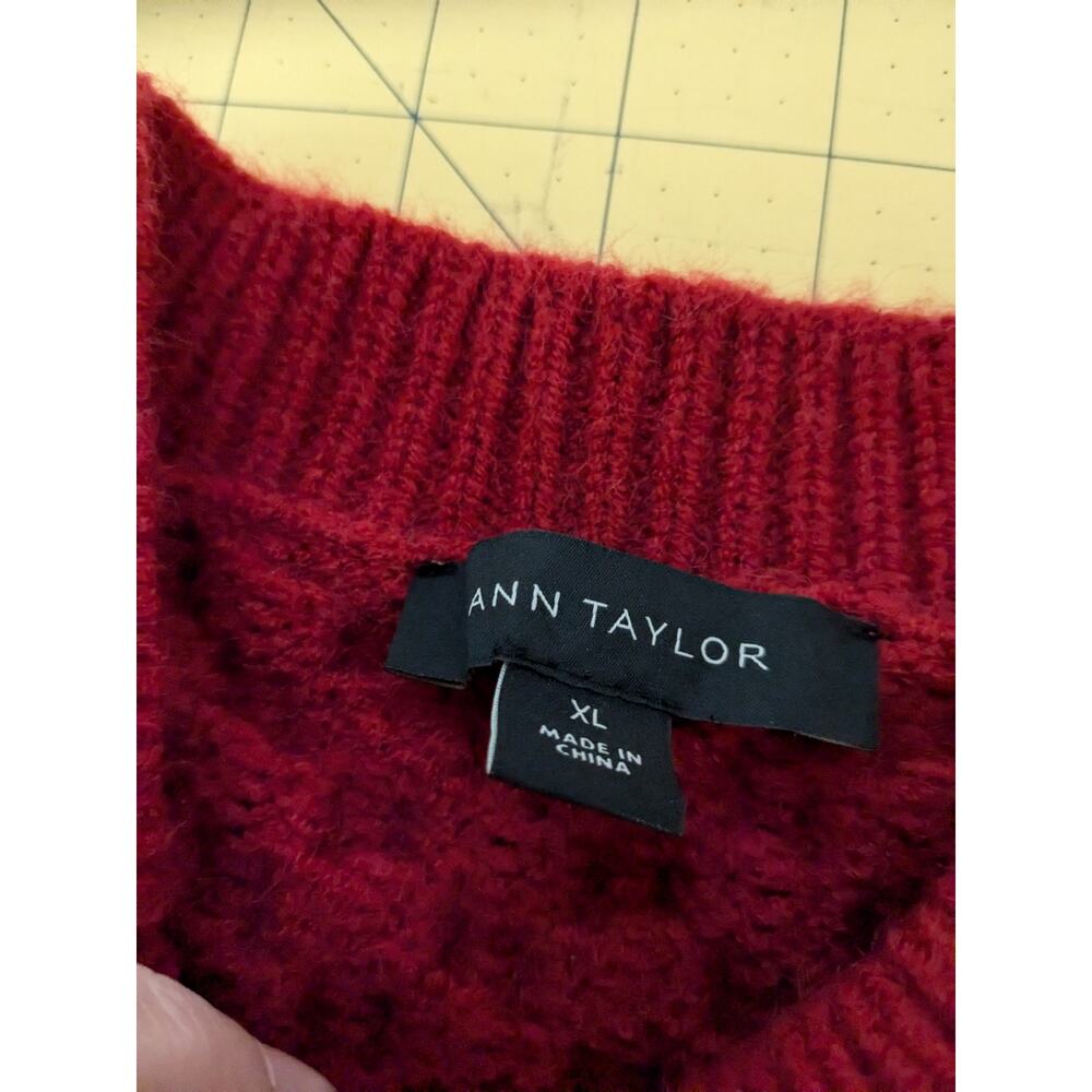 Classic Red Cable Knit Sweater - Picture 4 of 6